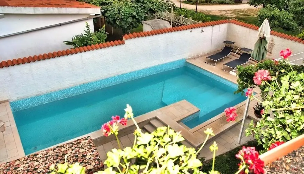 Apartments With A Swimming Pool Valbandon, Fazana - 7257