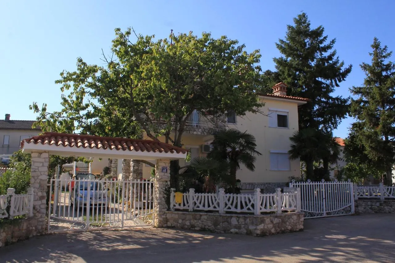 Apartments With A Swimming Pool Valbandon, Fazana - 7257 קרואטיה