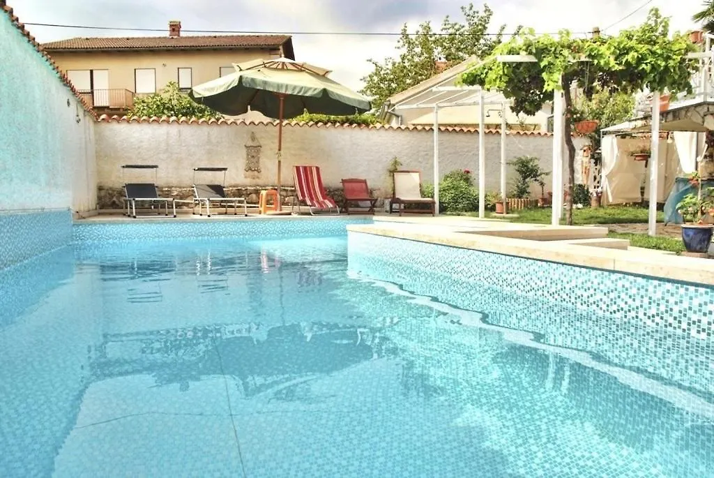 Apartments With A Swimming Pool Valbandon, Fazana - 7257 קרואטיה