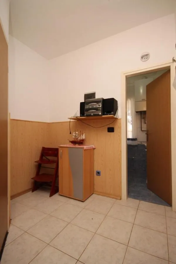 Apartments With A Swimming Pool Valbandon, Fazana - 7257 קרואטיה